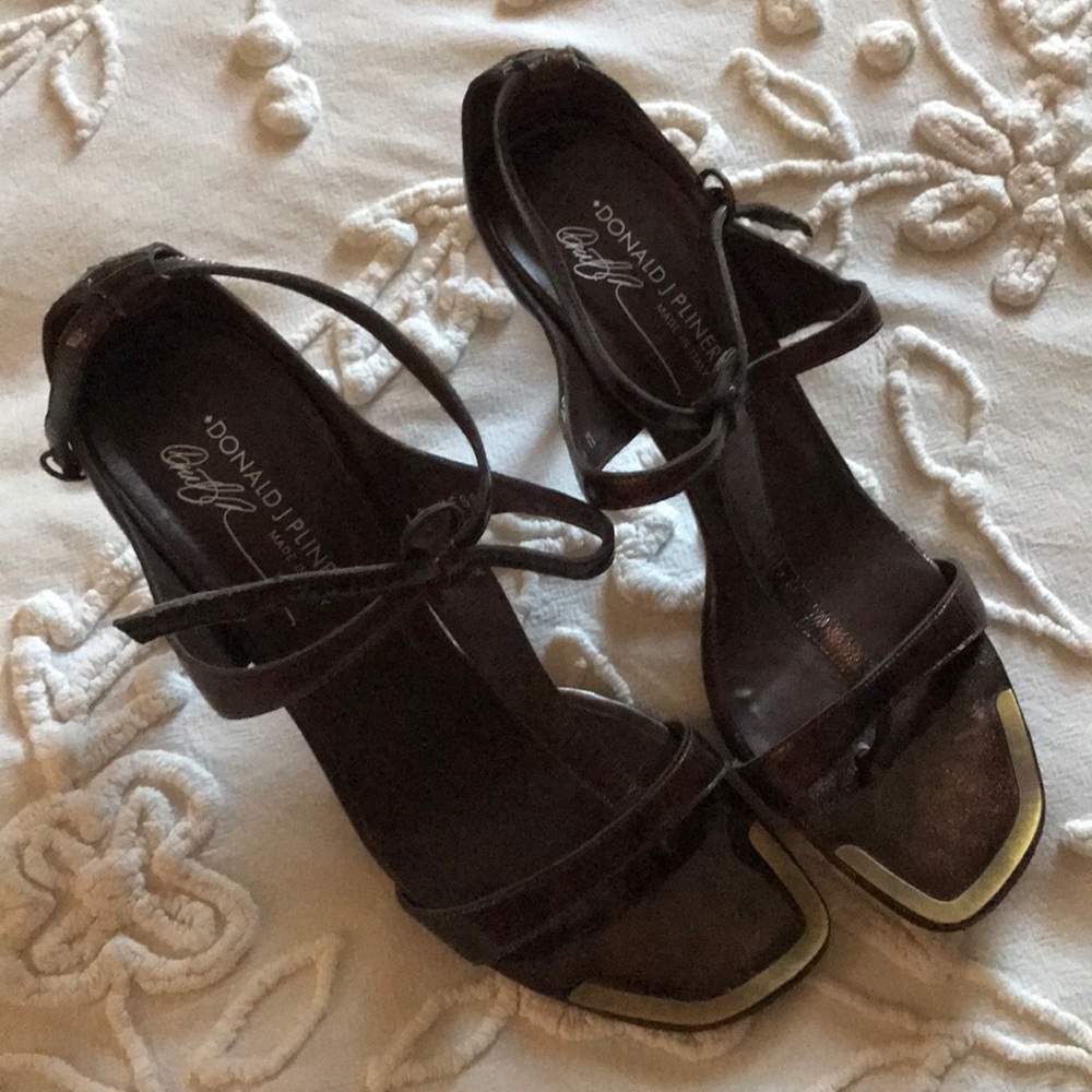 Pliner sz9.5M bronzed brown sandals with 3.5” heel